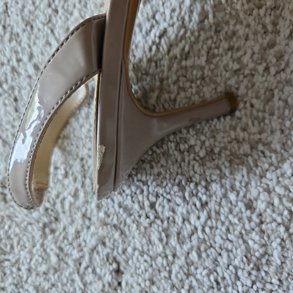 CALVIN KLEIN Tan patent leather heels...size 6.5 - Picture 7 of 7